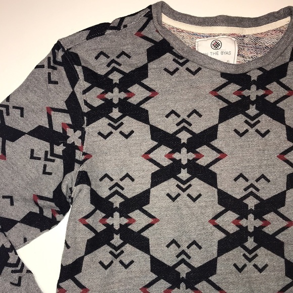 On The Byas Sweatshirt Gray, Black & Red Size Medium Kangaroo Pocket - Picture 3 of 9